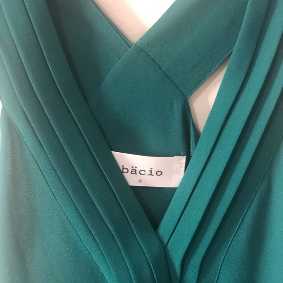 Beautiful green Tank top - Picture 3 of 3